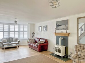 TV - 2 bedroom accommodation in Whitstable (Whitstable)