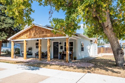Charming cottage located in historic downtown Louisville.  