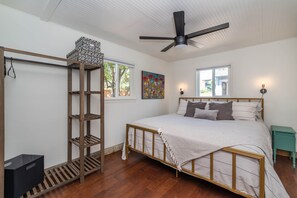 2 soverom, strykejern/-brett, wi-fi (inkludert) og sengetøy