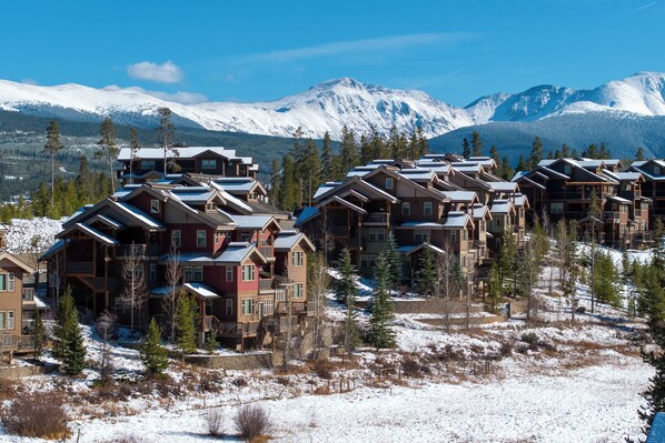 Exterior - Alpine condo w/ hot tub & fireplace (Fraser)