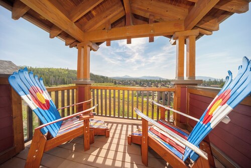 Hot Tub | Winter Getaway & Mountain Views