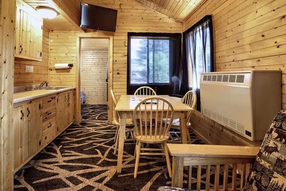 Great River Road Cabin on the Mississippi Backwaters Catfish Cabin