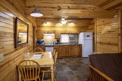 Great River Road Cabin on the Mississippi Backwaters Fox Cabin