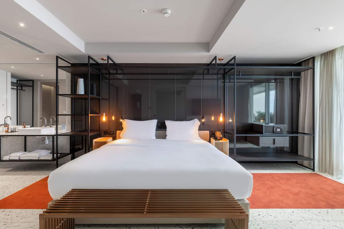 Minibar y caja de seguridad en la habitación 