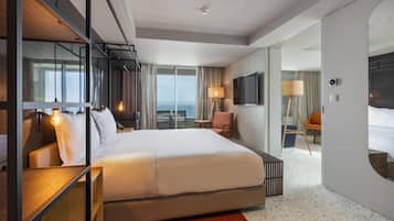 Minibar, in-room safe, laptop workspace, blackout drapes