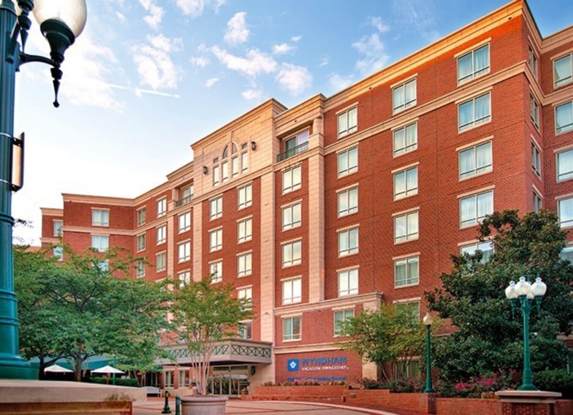 Wyndham Old Town Alexandria, 2 Bedroom Deluxe Condo, Free WiFi