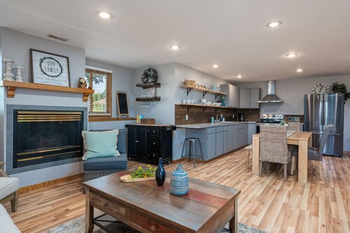 Beautiful Modern  Farmhouse in Hudsonville MI