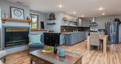 Beautiful Modern Farmhouse in Hudsonville MI