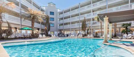 Piscine extérieure, piscine chauffée