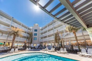 Piscine extérieure, piscine chauffée