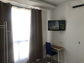 Standard Double Room | Desk, laptop workspace, iron/ironing board, free WiFi - La Estación (Sanlucar de Barrameda)