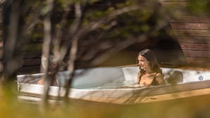 按摩浴缸