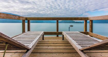 "The Lodge on Harrison Lake" Guest Suite 4 Wheelchair Accessible