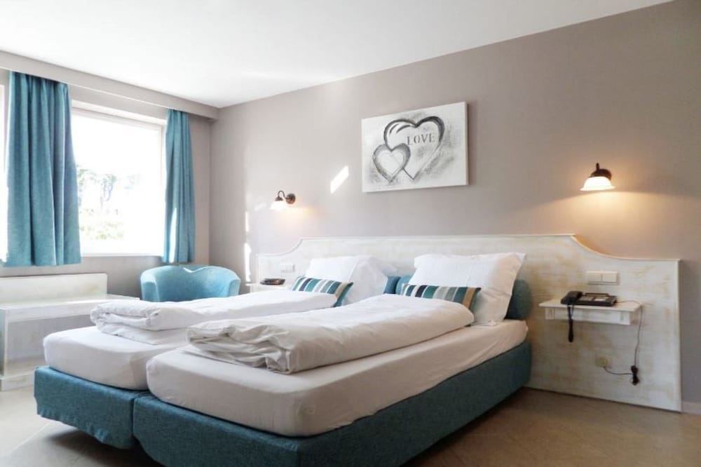 La Métairie & Son Auberge by null