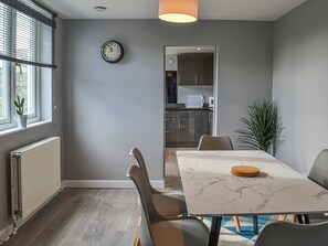 Dining - 2 bedroom accommodation in Mablethorpe (Mablethorpe)