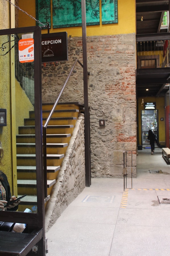 Reception - Plaza Allende Hotel (Mexico City)