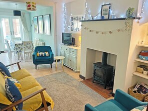 TV, fireplace - 3 bedroom accommodation in Sheringham (Sheringham)