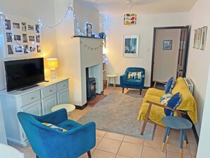 TV, fireplace - 3 bedroom accommodation in Sheringham (Sheringham)