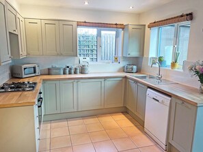 Lave-vaisselle, chaise haute