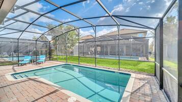 حمّام سباحة خارجي