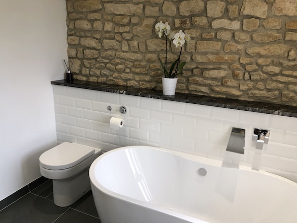 Bathroom - Les Geais (Saint-Pierre-la-Noue)