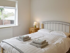 3 bedrooms, free WiFi, bed sheets - 3 bedroom accommodation in Weymouth (Weymouth)