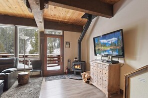 Resortwoning, meerdere bedden, balkon, uitzicht op bergen (Alpine Manor Retreat) | Interieur