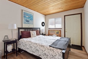 Casa geminada, várias camas, sacada, vista para a montanha (Alpine Manor Retreat) | 3 quartos, individualmente decorados, individualmente mobiliados