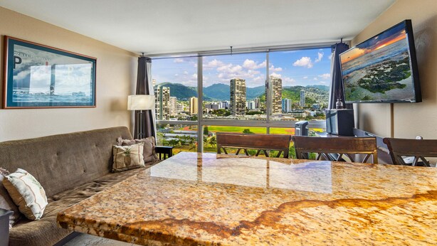 Condo, 1 Queen Bed with Sofa bed, Kitchen, Mountain View | Living room - Aloha Lani #1709 (Honolulu)