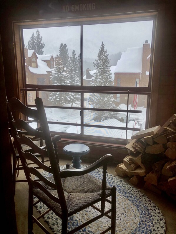 Condo, Multiple Beds, Fireplace, Mountain View (Aspen Creek #114) | Living room