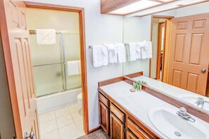 Condo, Multiple Beds, Fireplace, Mountain View (Aspen Creek #113) | Bathroom | Towels, toilet paper - Aspen Creek #113 - Family Friendly Condo (Mammoth Lakes)