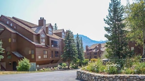 Exterior - Aspen Creek #113 - Family Friendly Condo (Mammoth Lakes)