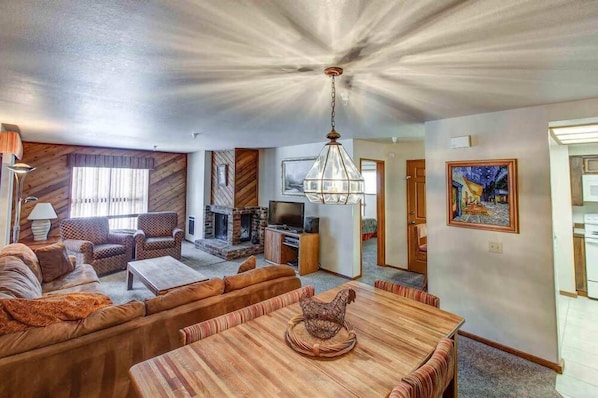 2 bedrooms, individually decorated, individually furnished, free WiFi