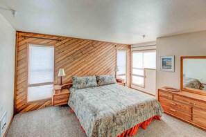 Condo, Multiple Beds, Fireplace, Mountain View (Aspen Creek #113) | 2 bedrooms, individually decorated, individually furnished, free WiFi - Aspen Creek #113 - Family Friendly Condo (Mammoth Lakes)