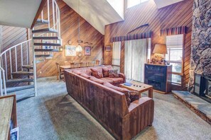 Condo, Multiple Beds, Fireplace, Mountain View (Aspen Creek #204) | Living area