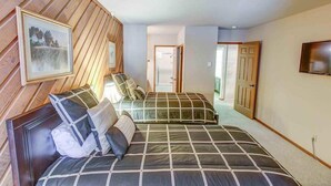 Condo, Multiple Beds, Patio, Mountain View (Aspen Creek #225) | 2 bedrooms, free WiFi, individually decorated, individually furnished - Aspen Creek #225 - Hot Tub & Pool, Near Skiing! (Mammoth Lakes)