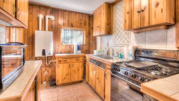 ์บ๋น, ์นจ๋(์ฌ๋ฌ ๊ฐ), ๋ฒฝ๋๋ก | ์ ์ฉ ์ฃผ๋ฐฉ | ๋์ฅ๊ณ , ์ ์๋ ์ธ์ง, ์ค๋ธ, ์ฟกํ