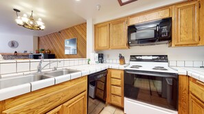 Private kitchen - Aspen Creek Shared Amenities - Near Hiking! (Mammoth Lakes)