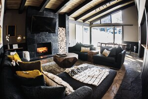 Apartment, Mehrere Betten, Kamin, Bergblick (Chamonix #093) | Wohnzimmer | Kamin
