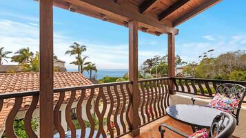 Rumah, Beberapa Tempat Tidur, patio, pemandangan laut sebagian (Casa de Lujo) | Halaman properti