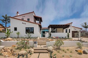 Exterior - Casa de Lujo - Spanish Seaside Retreat (Santa Barbara)