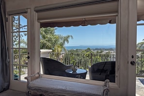 Nhà, nhiều giường, ban công, quang cảnh một góc biển | Ban công