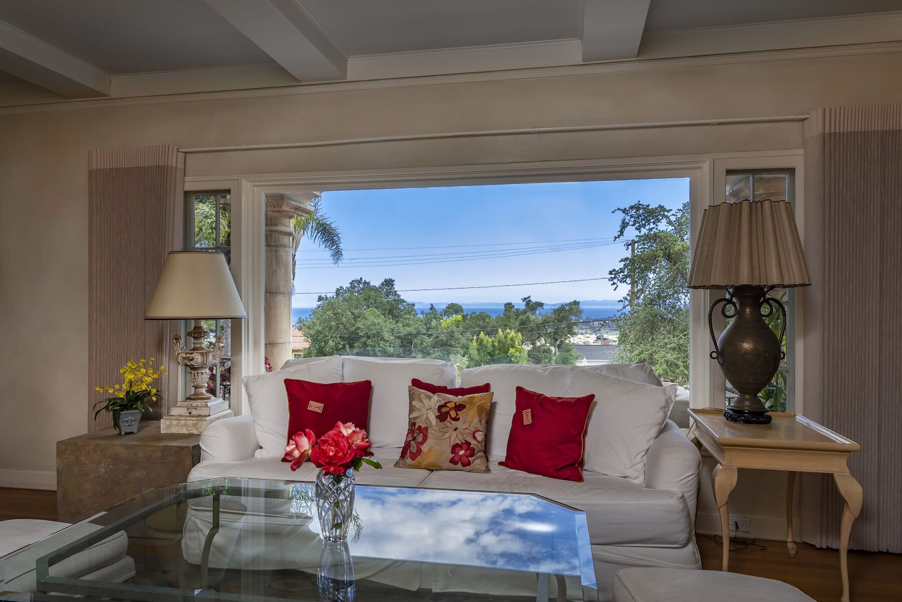 House, Multiple Beds, Balcony, Partial Ocean View | Living room | 40-inch TV with cable channels, fireplace