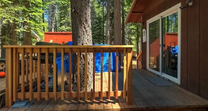 Coziness Cabin - Cute Little Cabin in the Tahoe Woods!