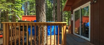 Coziness Cabin - Cute Little Cabin in the Tahoe Woods!