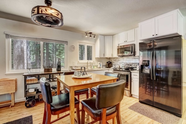 Cabin, Multiple Beds, Fireplace, Mountain View (Coziness Cabin) | Private kitchen | Coffee/tea maker, fridge, microwave, oven