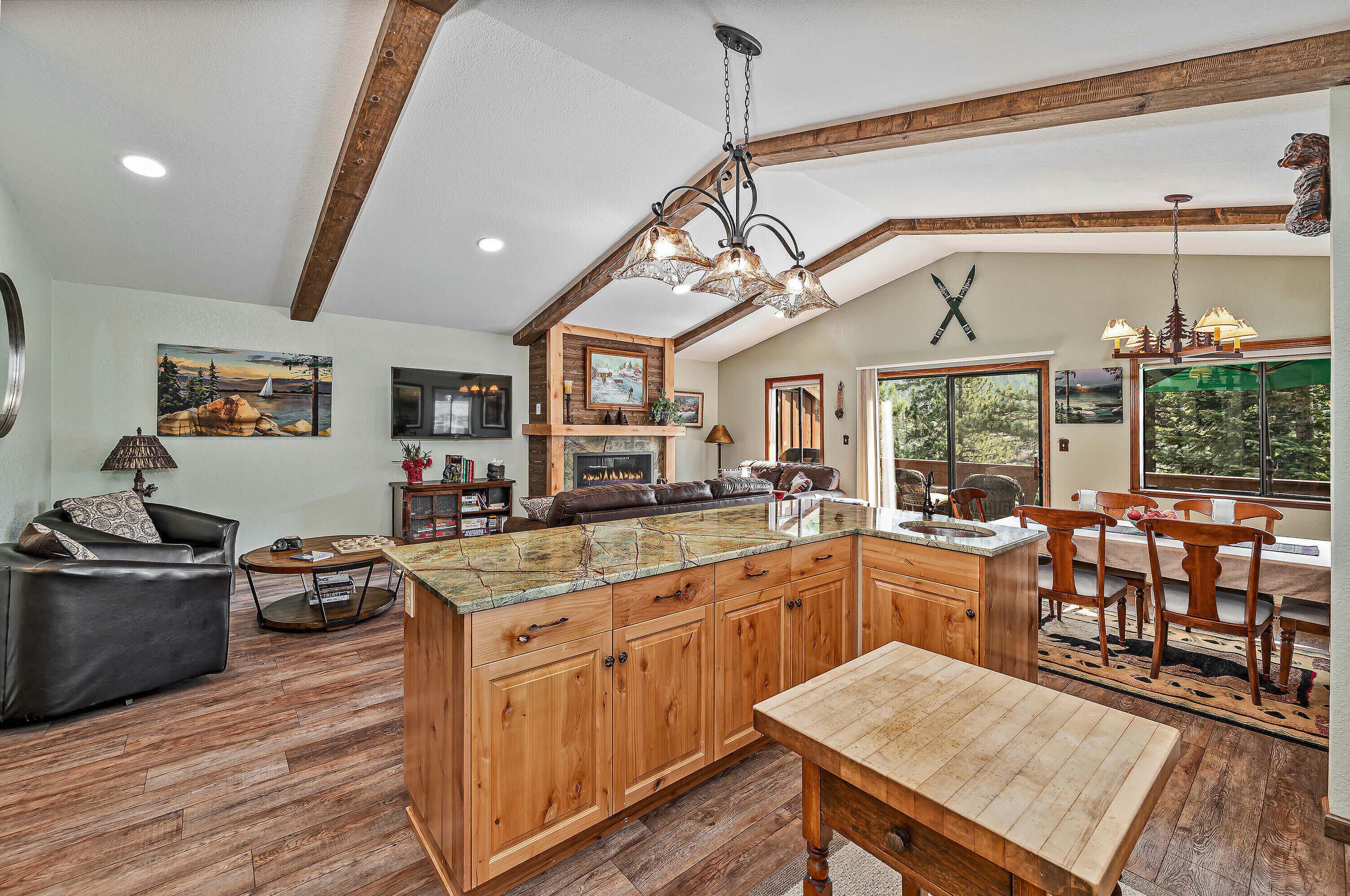 House, Multiple Beds, Balcony, Mountain View | Private kitchen | Fridge, microwave, oven, stovetop