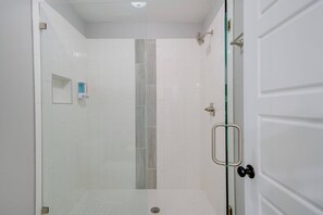 House, Multiple Beds, Balcony | Bathroom | Towels - East Farmhouse (Nashville)