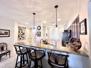 Condo, 1 King Bed, Hot Tub, Golf View | Private kitchen