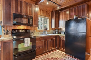 House, Multiple Beds, Fireplace | Private kitchen